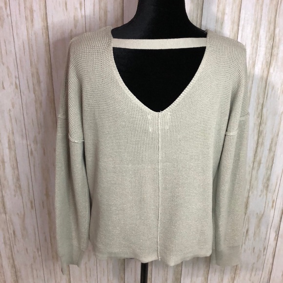 Hippie Rose color sage size medium sweater - Picture 2 of 12
